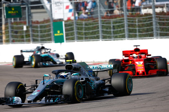 Valtteri Bottas, Mercedes AMG F1 W09, Sebastian Vettel, Ferrari SF71H, Lewis Hamilton, Mercedes AMG F1 W09