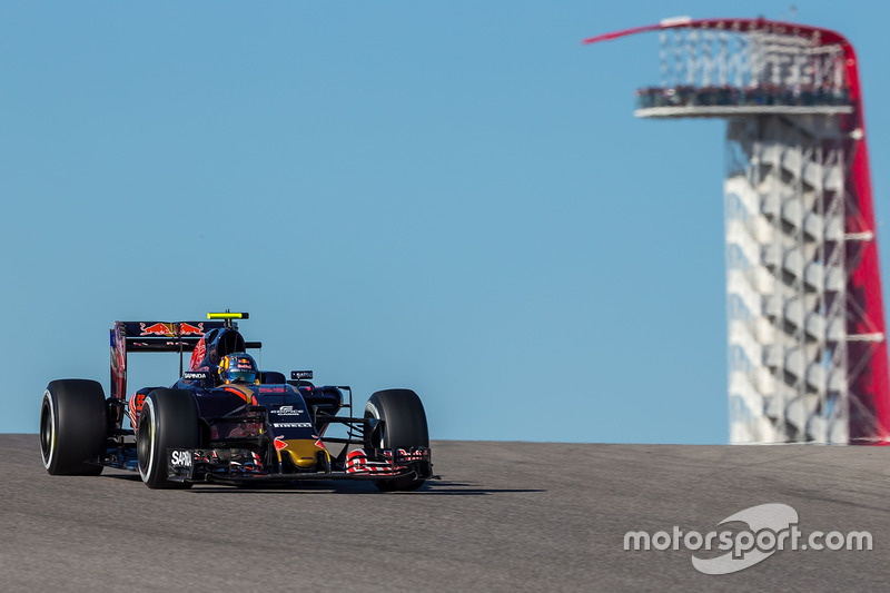10º Carlos Sainz Jr., Scuderia Toro Rosso STR11