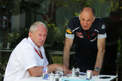 El Dr. Helmut Marko, Red Bull Motorsport Consultor con Franz Tost, Scuderia Toro Rosso director del