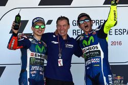 Podium: ganador, Valentino Rossi, Yamaha Factory Racing, segundo, Jorge Lorenzo, Yamaha Factory Raci