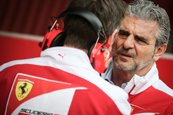 Джеймс Эллисон, директор по шасси Ferrari и Маурицио Арривабене, руководитель Ferrari