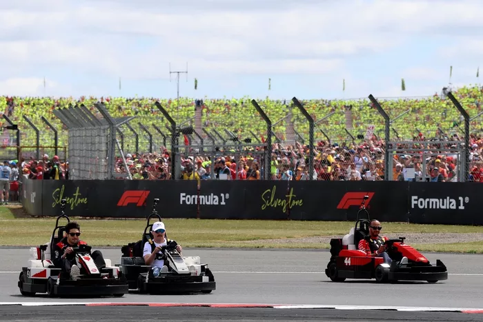 فالتيري بوتاس، كاديلاك رايسينغ، لويس هاميلتون، فيراري، إستيبان أوكون، فريق هاس للفورمولا 1