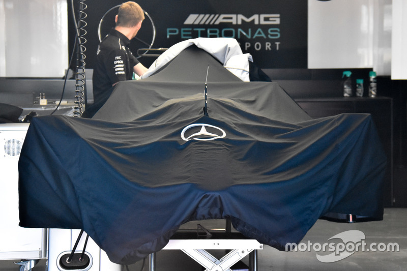 Abgedeckter Mercedes AMG F1 W08