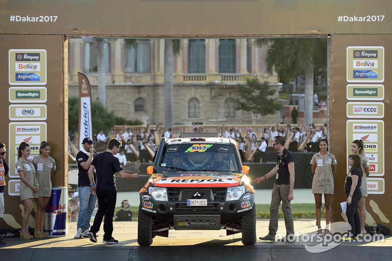 #340 KH-7 Rally Team, Mitsubishi: Isidre Esteve, Txema Villalobos