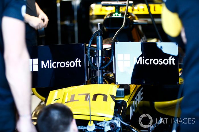 Nico Hulkenberg, Renault Sport F1 Team R.S. 18, con las pantallas y la visión no tan amigable del Halo