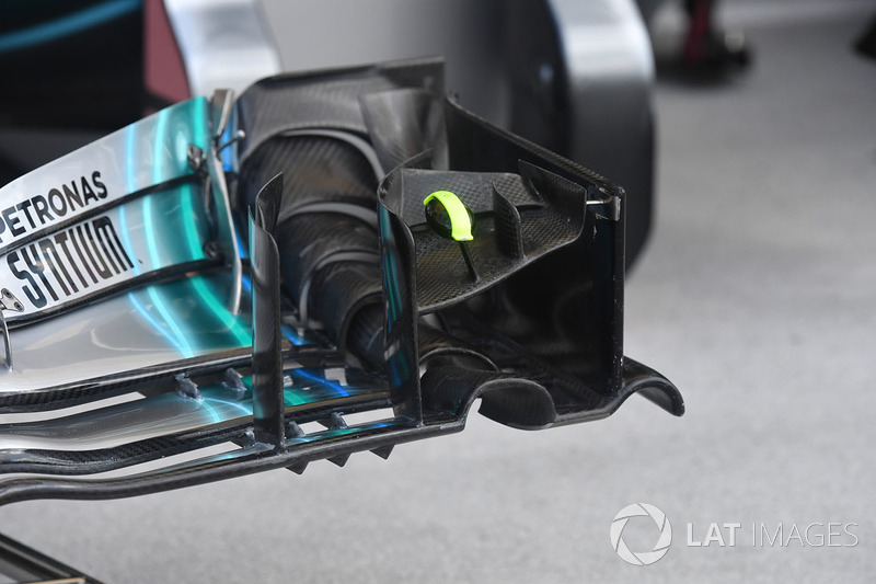 Mercedes-AMG F1 W09 nose and front wing detail