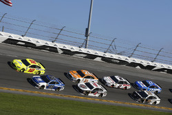 Ryan Blaney, Team Penske Ford Fusion Alex Bowman, Hendrick Motorsports Chevrolet Camaro