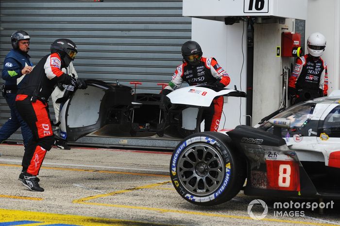 #8 Toyota Gazoo Racing Toyota GR010 - Híbrido de Sébastien Buemi, Brendon Hartley, Ryo Hirakawa