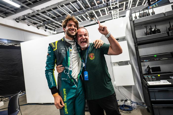 #10 Racing Spirit Of Leman Aston Martin Vantage AMR LMGT3: AEduardo Barrichello, Rubens Barrichello