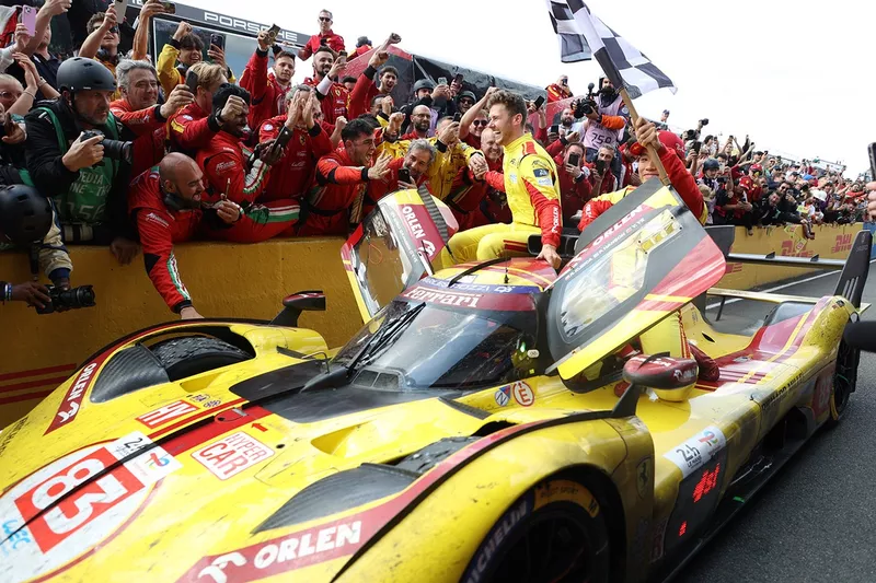 Vainqueurs #83 AF Corse Ferrari 499P : Robert Kubica, Yifei Ye, Philip Hanson