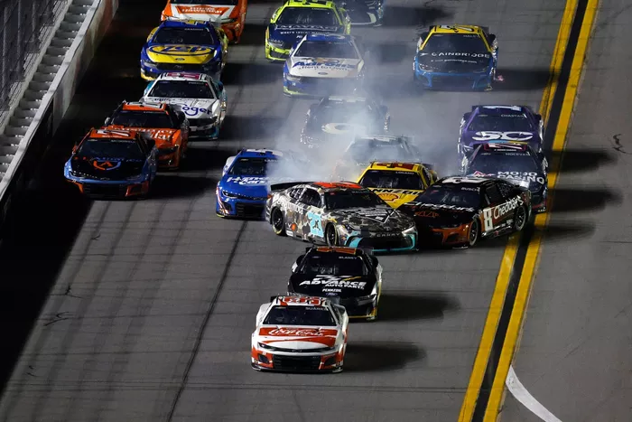 Bubba Wallace, 23XI Racing Toyota, Kyle Busch, Richard Childress Racing Chevrolet