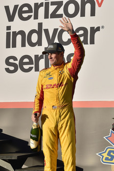 Ryan Hunter-Reay, Andretti Autosport Honda celebrates the win