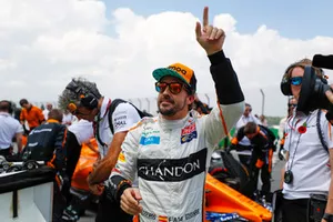 Fernando Alonso, McLaren, op de grid