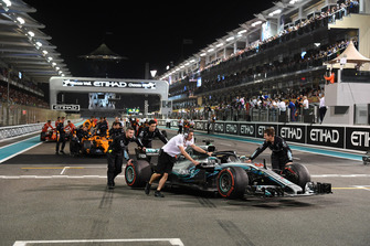 Mercedes-AMG F1 mechanics with car of Lewis Hamilton, Mercedes-AMG F1 W09 in Parc Ferme