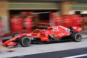 Charles Leclerc, Ferrari SF71H, con una parte della carrozzeria mancante