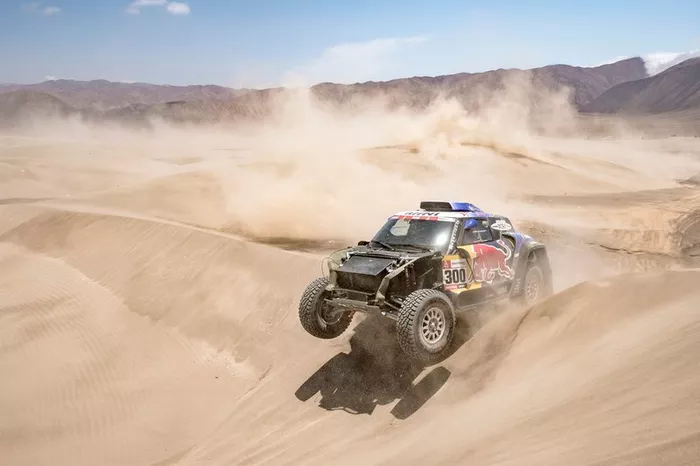 #300 X-Raid Mini JCW Team: Carlos Sainz, Lucas Cruz