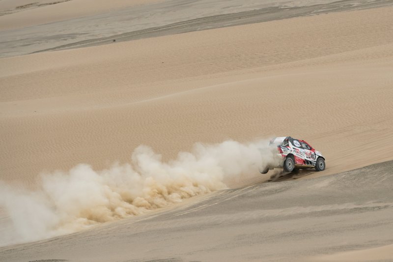 #301 Toyota Gazoo Racing Toyota Hilux: Nasser Al-Attiyah, Matthieu Baumel