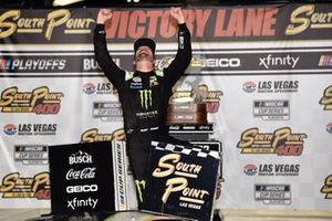 Race winner Kurt Busch, Chip Ganassi Racing, Chevrolet Camaro