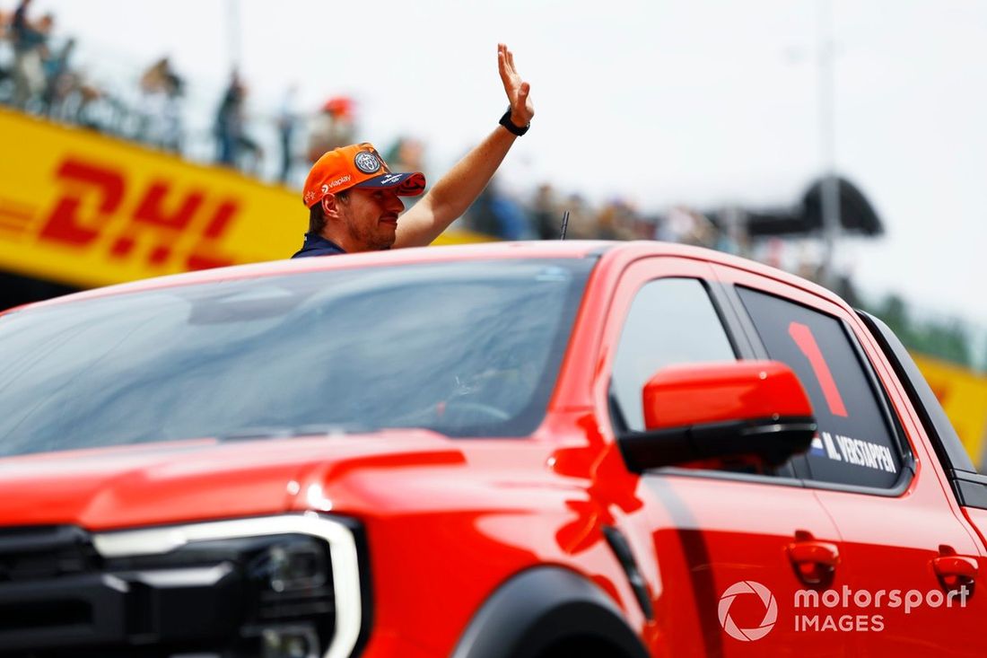 Max Verstappen, Red Bull Racing, podczas parady kierowców