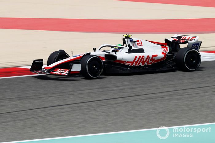 Mick Schumacher, Haas VF-22