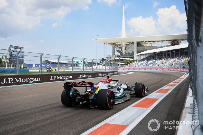 Lewis Hamilton, Mercedes W13