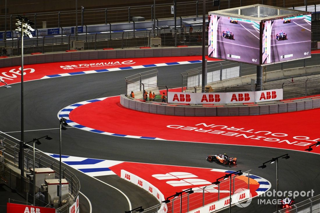 Taylor Barnard, zespół McLaren Formula E