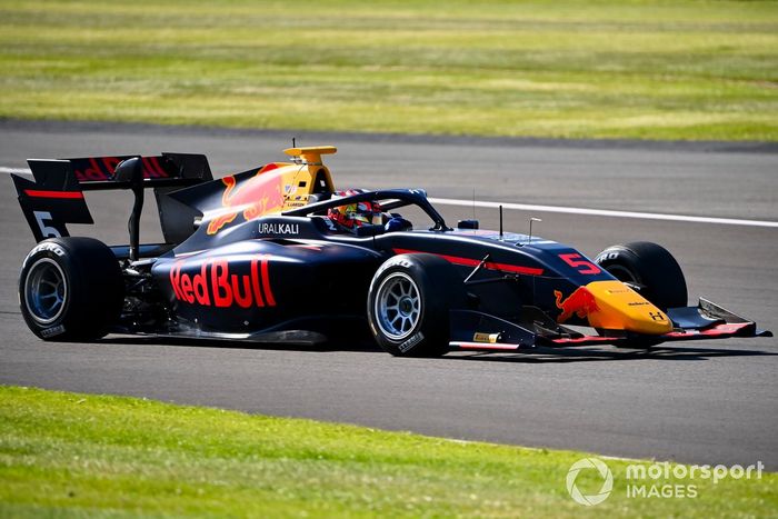 Liam Lawson, Hitech Grand Prix 