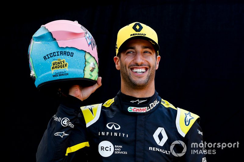 Daniel Ricciardo, Renault F1 Team con su casco