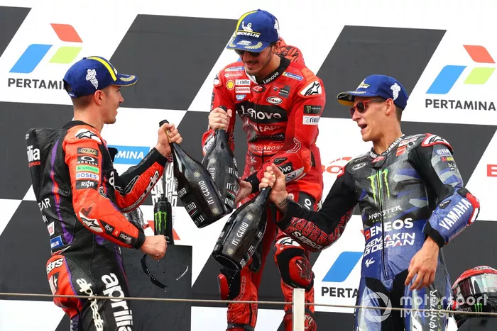Francesco Bagnaia, Ducati Team, Maverick Viñales, Aprilia Racing Team, Fabio Quartararo, Yamaha Factory Racing podio