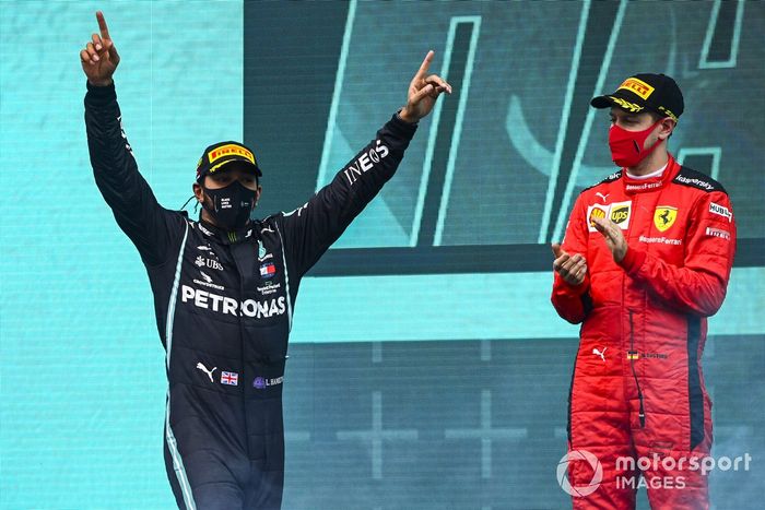 Podio: ganador y campeón del mundo Lewis Hamilton, Mercedes-AMG F1, y tercer lugar Sebastián Vettel, Ferrari