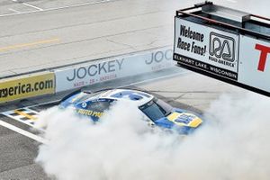 Race winner Chase Elliott, Hendrick Motorsports, Chevrolet Camaro