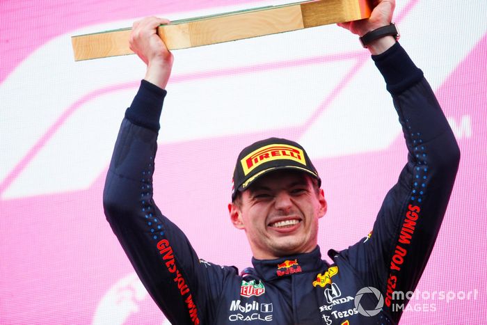 Podio: ganador de la carrera Max Verstappen