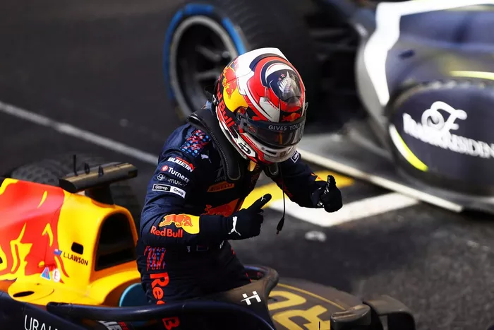 El ganador: Liam Lawson, Hitech Grand Prix