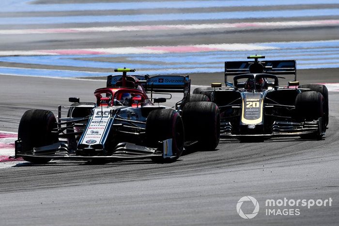 Antonio Giovinazzi, Alfa Romeo Racing C38, Kevin Magnussen, Haas F1 Team VF-19