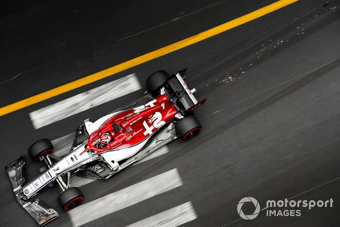14: Kimi Raikkonen, Alfa Romeo Racing C38, 1'12.115