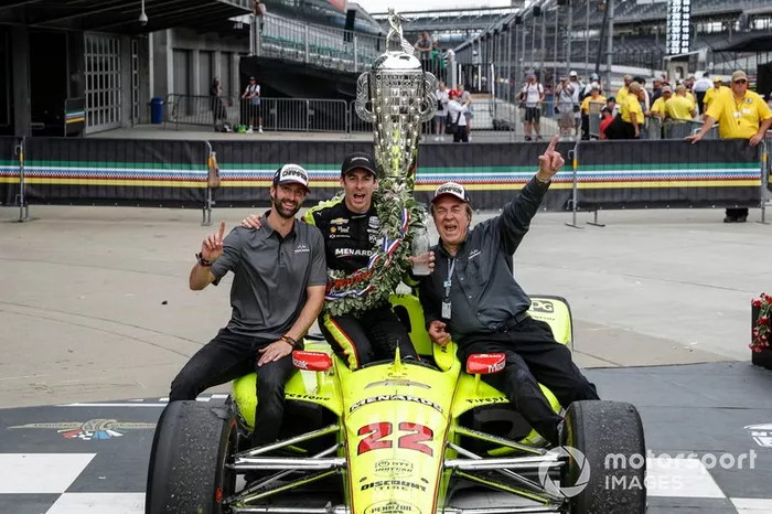 Simon Pagenaud, Team Penske Chevrolet, Victory Lane, team, John Menard