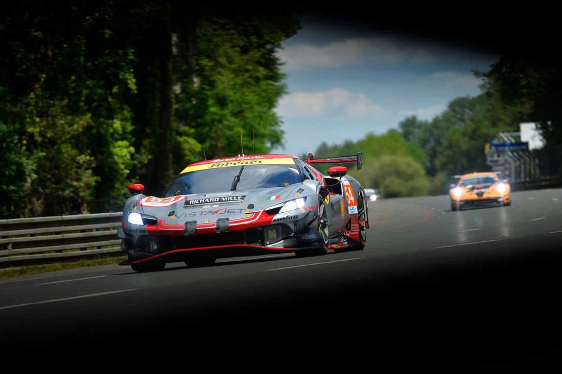 #54 Vista AF Corse Ferrari 296 LMGT3: Thomas Flohr, Francesco Castellacci, Davide Rigon