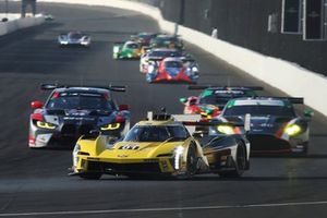 #01 Cadillac Chip Ganassi Racing Cadillac V-Series.R: Renger van der Zande, Sebastien Bourdais