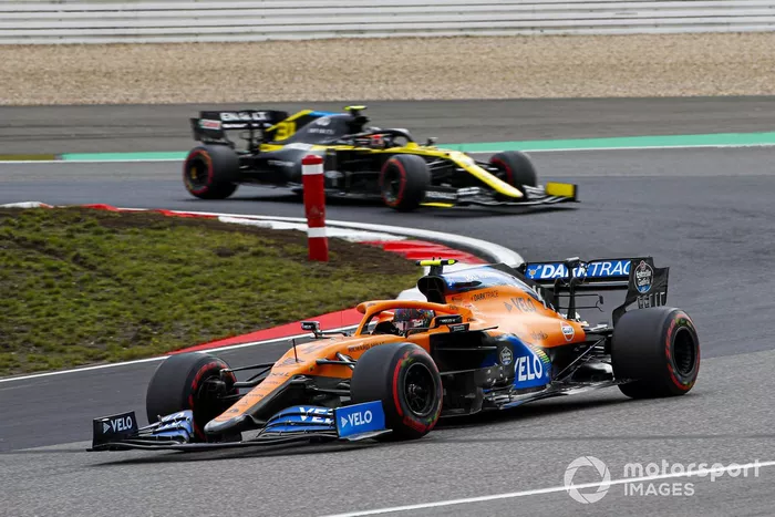 Lando Norris, McLaren MCL35, Sergio Pérez, Racing Point RP20, Esteban Ocon, Renault F1 Team R.S.20