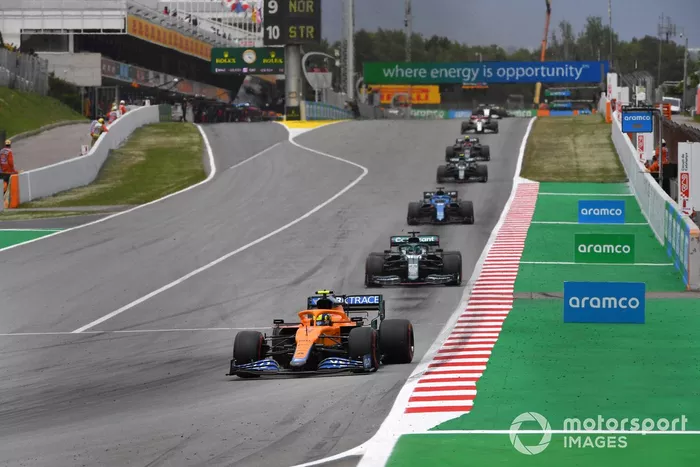 Lando Norris, McLaren MCL35M, Lance Stroll, Aston Martin AMR21, Fernando Alonso, Alpine A521