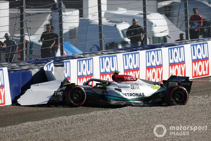 Choque de Lewis Hamilton, Mercedes W13