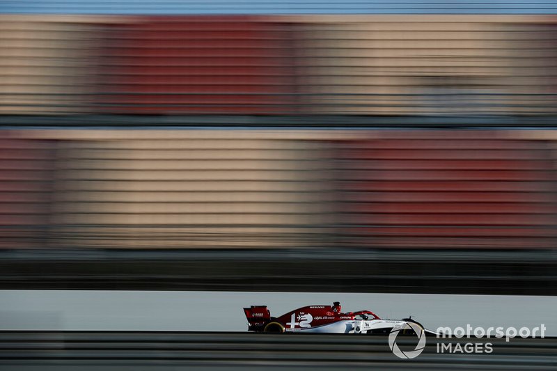 13º Kimi Raikkonen, Alfa Romeo Racing C38, 1:17.239 (gomme C5, giorno 8)