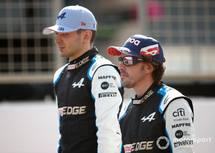 Esteban Ocon, Alpine A521 y Fernando Alonso, Alpine A521