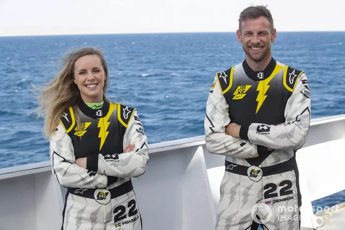 Mikaela Ahlin-Kottulinsky, JBXE Extreme-E Team, y Jenson Button, JBXE Extreme-E Team