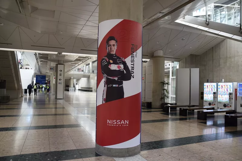 日産ドライバーのサッシャ・フェネストラズもお出迎え