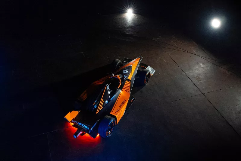 Equipo McLaren FE