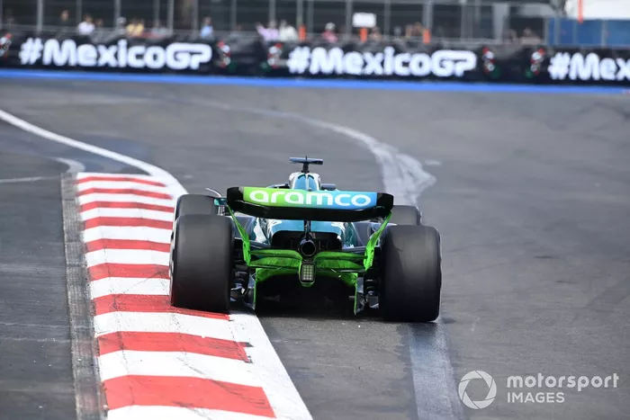 Lance Stroll, Aston Martin AMR23, con pintura aerodinámica en la parte trasera