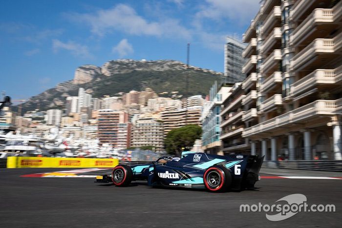 Nicholas Latifi, Dams 