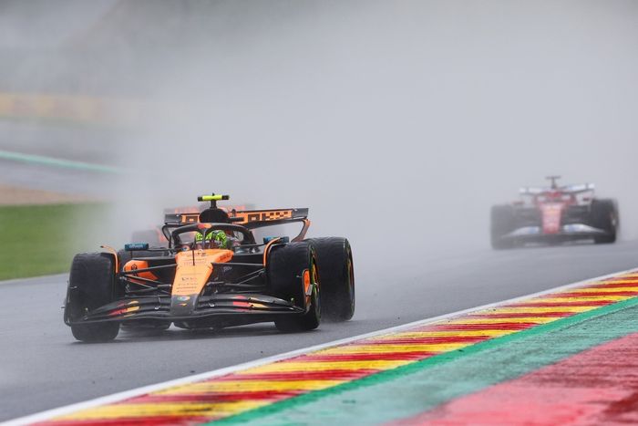 Charles Leclerc, Ferrari, Lando Norris, McLaren, Oscar Piastri, McLaren
