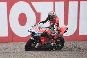 Michele Pirro, Ducati team traverse les graviers